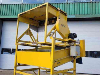 Basculeur de caisses Tong Kisten-kantelaar met afvoerband / uitvoerband 2500X2000 mm