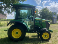 Tracteur pour vignes et vergers John Deere 3046R
