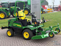 Tracteur Tondeuse Autoporté John Deere 1570 ZITMAAIER