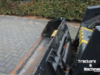 Chargeuse sur pneus Hyundai HSL680T