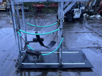 Etable à barre de garrot  Klauwbekapbox