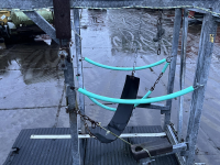 Etable à barre de garrot  Klauwbekapbox