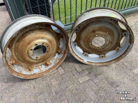 Roues, Pneus, Jantes, Barillets Jumelage Case-IH 11w x 38, set velgen afkomstig van een 856XL, 2 verschillende modellen, ZF 8 gaats steek