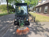 Tracteur porte-outils Roberine Werktuigendrager met onkruidborstel