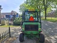 Tracteur porte-outils Roberine Werktuigendrager met onkruidborstel