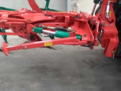 Charrues Kverneland EG  100 / 300