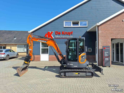 Mini pelleteuse Doosan Develon DX35Z-7