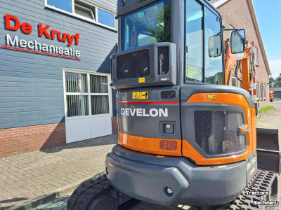 Mini pelleteuse Doosan Develon DX35Z-7