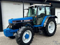 Tracteur Ford 8240