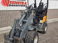Chargeuse sur pneus Giant D332ST