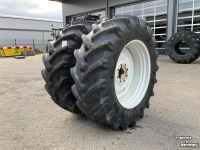 Roues, Pneus, Jantes, Barillets Jumelage Pirelli 520/70 R38 banden op velg
