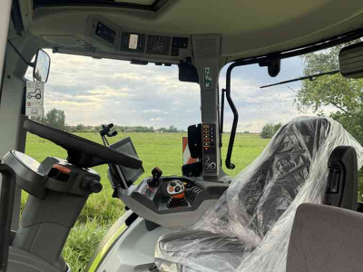 Tracteur Claas ARION 660 CMATIC
