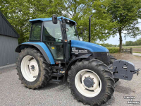 Tracteur New Holland TS100 met kruipbak