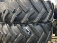 Roues, Pneus, Jantes, Barillets Jumelage  16.9R28 naast 20.5R25