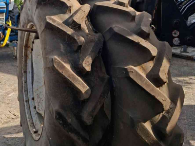 Roues, Pneus, Jantes, Barillets Jumelage Ford 16.9 R 38 Ploegbanden met velg