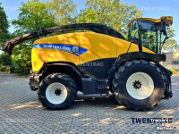 Ensileuse automotrice New Holland FR 700