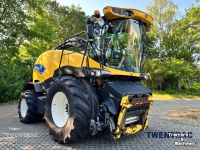 Ensileuse automotrice New Holland FR 700 hakselaar
