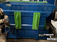 Distributeur de paille pour des logettes Ceres CBS 851 Boxenstrooier / Bietensnijder