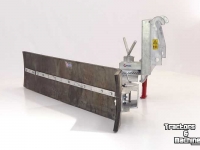 Rabot caoutchouc Qmac Rubber feed scraper 2.10 mtr Hookup Weidemann