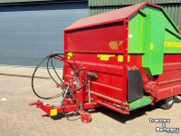 Distributeur de fourrage en bloc Strautmann UBVW