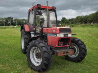 Tracteur Case-IH 844XL