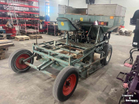Pulvérisateur trainé  Wolfs 1.50 2 ruggen plantmachine