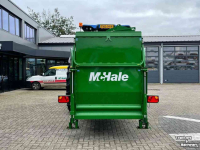 Distributeur de paille pour des logettes McHale C430
