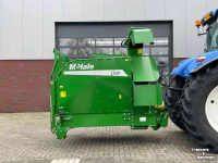 Distributeur de paille pour des logettes McHale C430