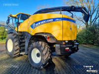 Ensileuse automotrice New Holland FR 600 hakselaar