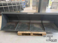 Godet de chargeur frontal Sonarol LU SNR 2400 EURO