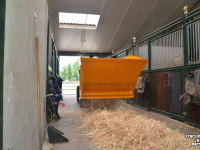 Épandeur de sciure pour des logettes Heuvelmans Instrooibak