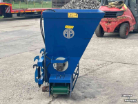 Épandeur de sciure pour des logettes AP AS 1500 Instrooi bak weidemann