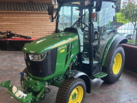 Tracteur pour vignes et vergers John Deere 3046R
