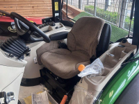 Tracteur pour vignes et vergers John Deere 3046R