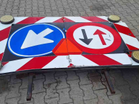 Autres équipements pour rue, entretien des accotements et des fossés  Actie bord aktie frame