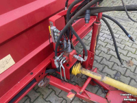 Distributeur de fourrage en bloc Strautmann BVW