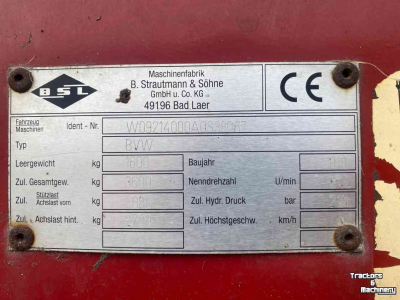 Distributeur de fourrage en bloc Strautmann BVW