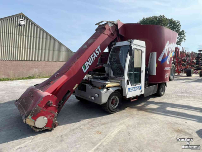 Mélangeuse automotrice Unifast Virage 200 voermengwagen voermachines