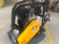 Plaques vibrantes Giant GP2155D