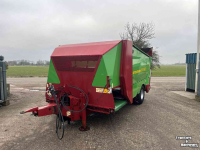 Distributeur de fourrage en bloc Strautmann BVW 801