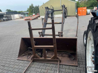Chargeur frontal  Robuuste voorlader met bak en balenprikker, MF
