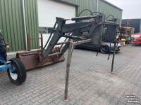 Chargeur frontal  Robuuste voorlader met bak en balenprikker, MF