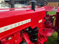 Tracteurs anciens International D-326