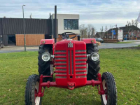 Tracteurs anciens International D-326