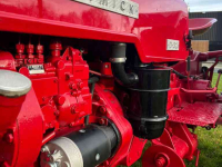 Tracteurs anciens International D-326