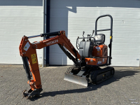 Pelles sur pneus Hitachi 10U-6