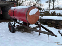 Tonnes à eau  Watervat / Waterwagen / Watertank
