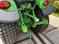 Tracteur pour horticulture John Deere 3046R Compact Tarctor
