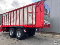Autochargeuse Pottinger Jumbo 7210L Combiline. Kortsnijwagen.