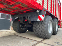 Autochargeuse Pottinger Jumbo 7210L Combiline. Kortsnijwagen.